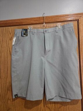 NWT Men’s dress shorts gray 42”waist 11” inseam